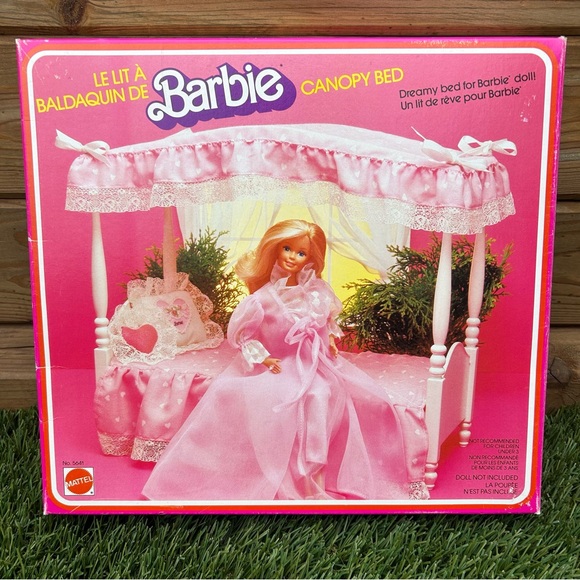 VINTAGE COLLECTIBLE BARBIE canopy bed BNWT - Picture 1 of 6